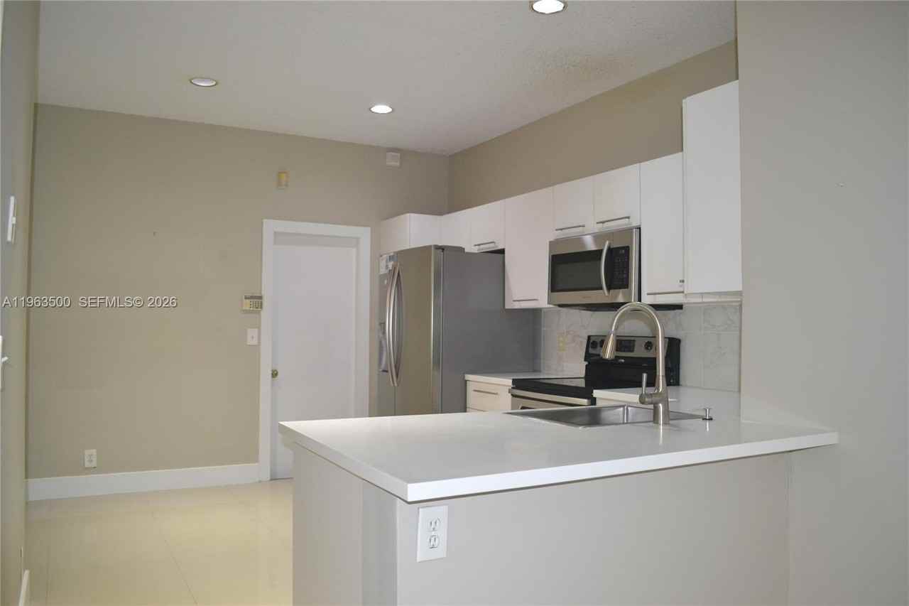 1935 Madeira Dr #1935 - Photo 7 of 26