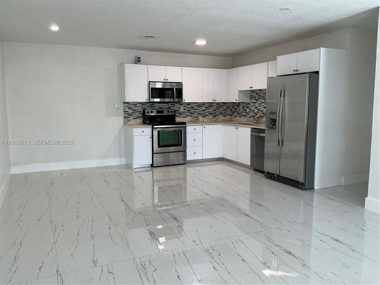 14821 Sw 104th Ave #0 - Photo 3 of 11