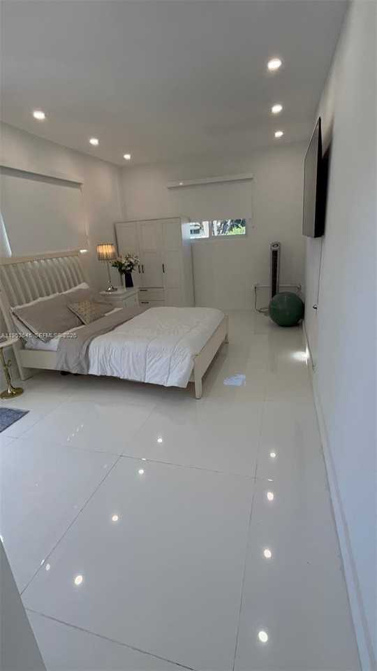 8000 Sw 19th St - Photo 5 of 13