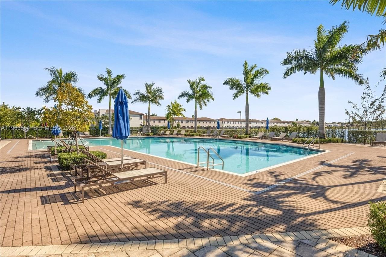 244 Ne 210th Way #244 - Photo 2 of 47