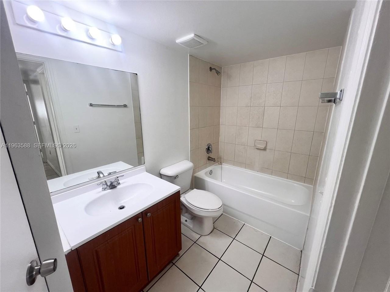17602 Nw 25th Ave #305 - Photo 6 of 16