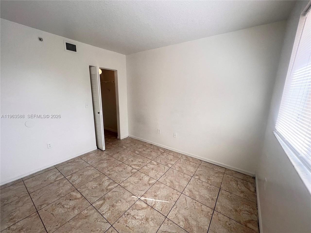 17602 Nw 25th Ave #305 - Photo 7 of 16