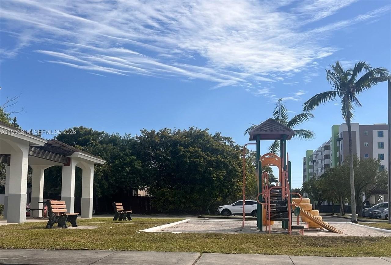 13800 Ne 3rd Ct #305 - Photo 2 of 13