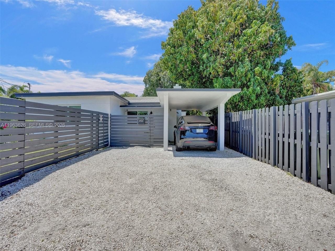 1713 Ne 15th Ave - Photo 3 of 38