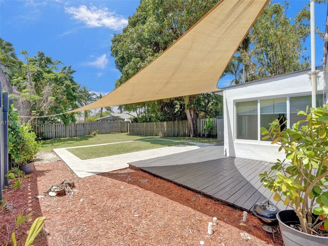 1713 Ne 15th Ave - Photo 4 of 38