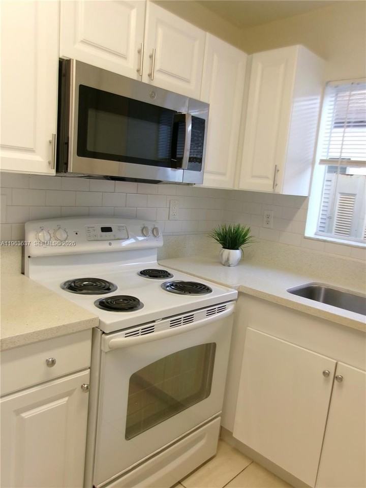 2168 Nw 1st Ter #2169 - Photo 5 of 13