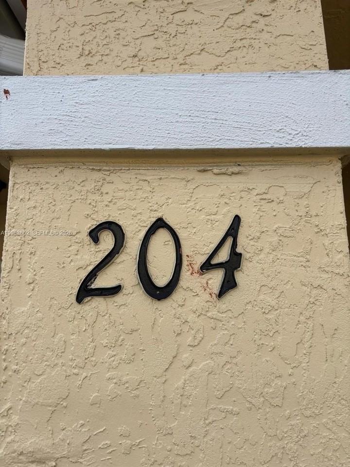 204 Belmont Ln #204 - Photo 3 of 14