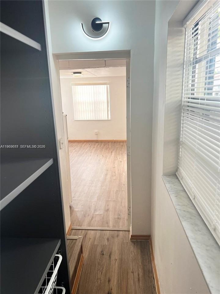 705 Ne 87th St #A - Photo 6 of 7