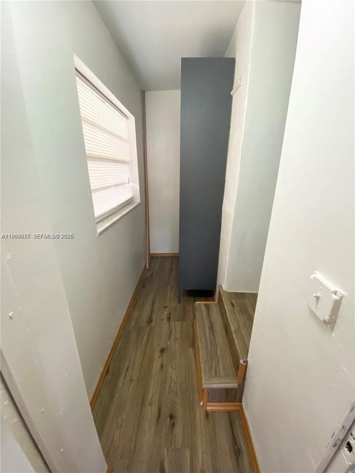 705 Ne 87th St #A - Photo 7 of 7