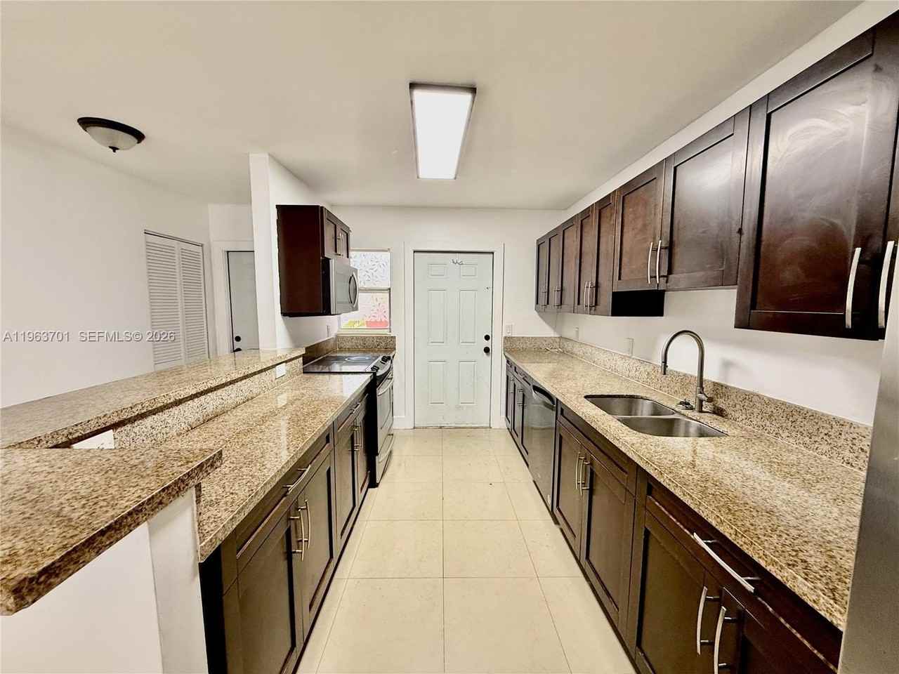 1540 Sw 5th Pl #2A - Photo 2 of 44