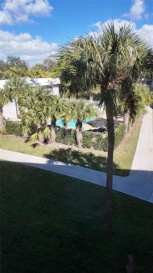 10900 Sw 196th St #364 - Photo 5 of 16