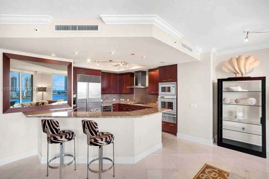 6000 Island Blvd #1404 - Photo 6 of 12