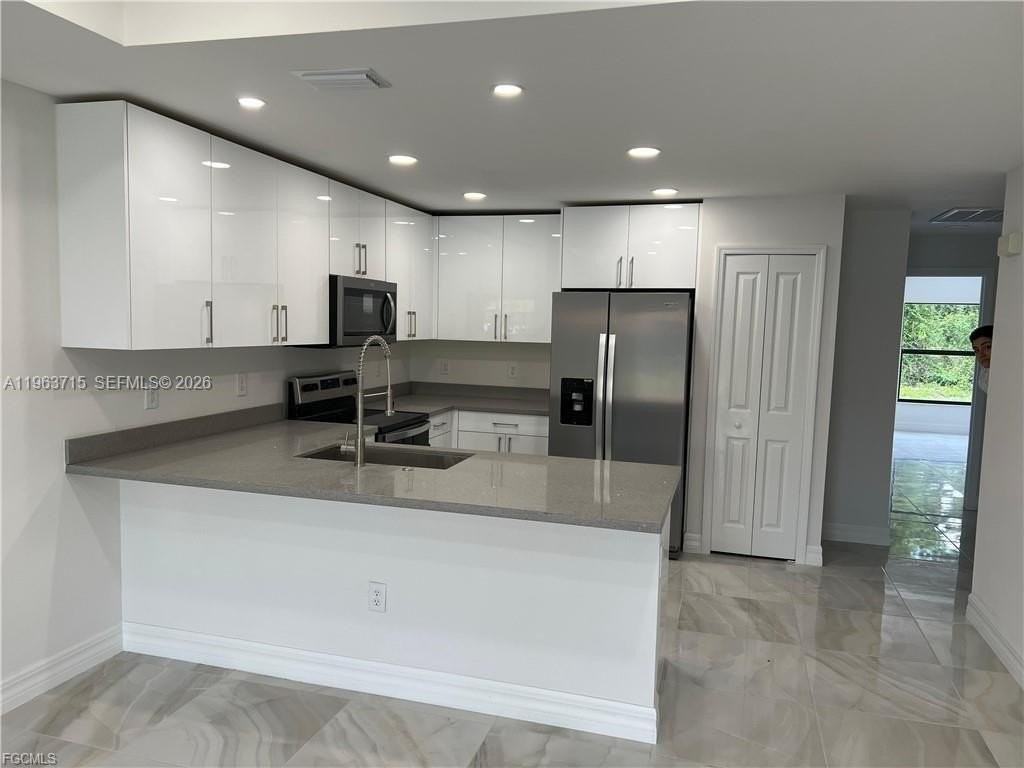 30th St W #4852 - Photo 4 of 19