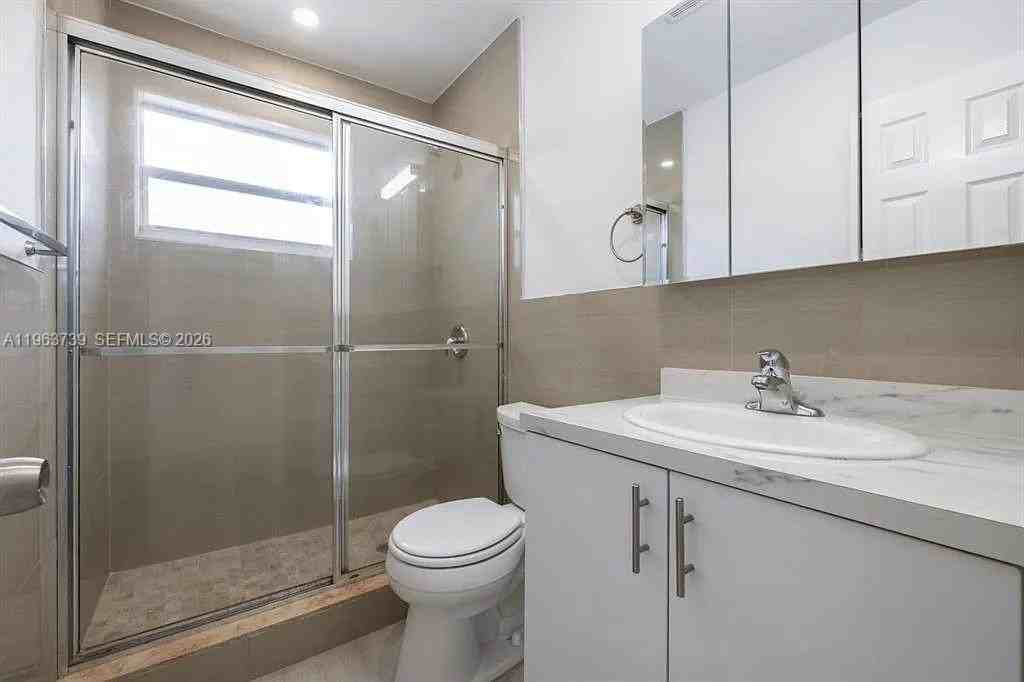 1555 Nw 34th St #1555 - Photo 6 of 8