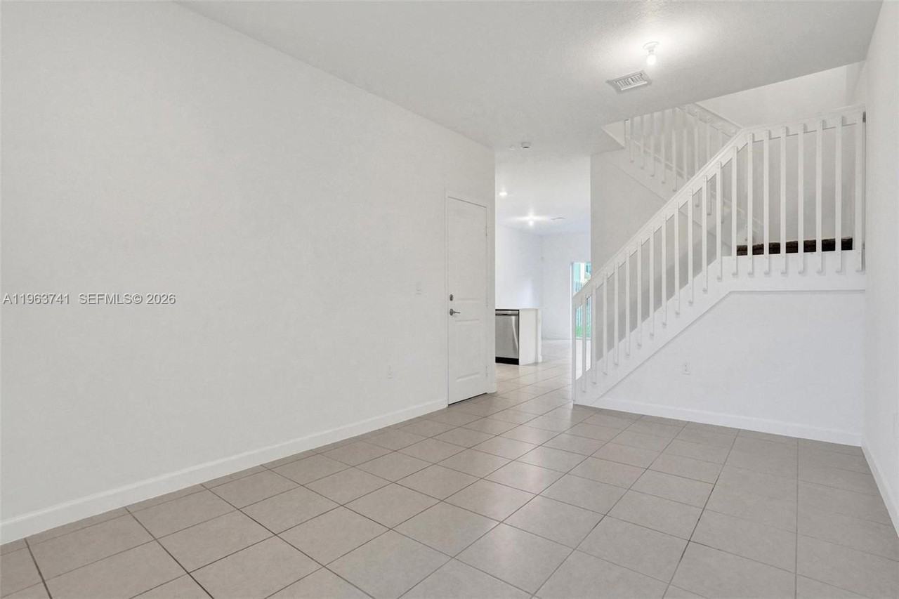 11920 Nw 47th Mnr - Photo 3 of 30