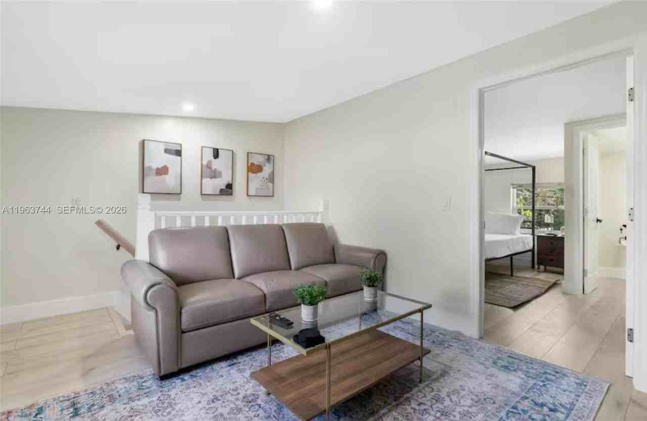 601 Sw 17th St #1-4 - Photo 7 of 7