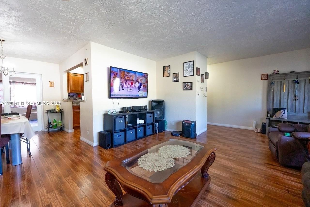 9906 Westwood Dr - Photo 3 of 4