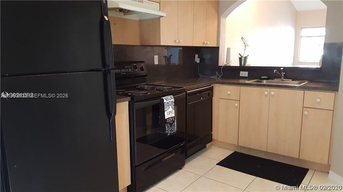 1260 Se 31st Ct #204-34 - Photo 5 of 30