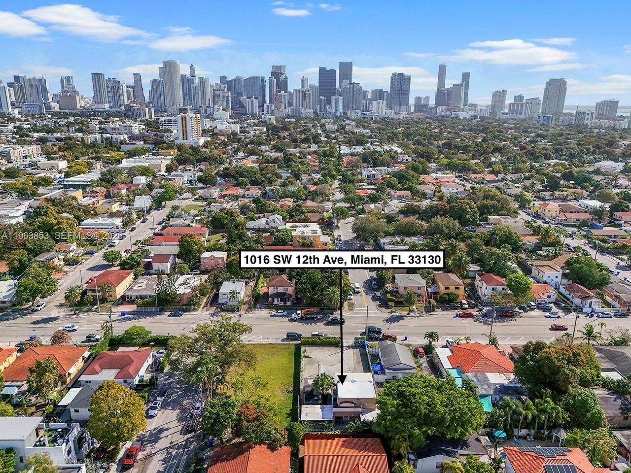 1016 Sw 12th Ave - Photo 2 of 8