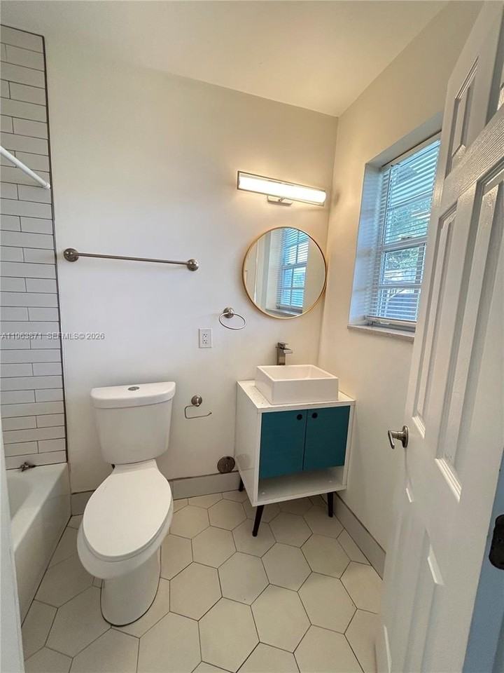 571 Ne 67th St #1 - Photo 6 of 13