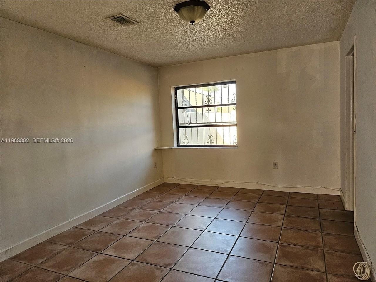 4907 Sw 137th Ct - Photo 4 of 11