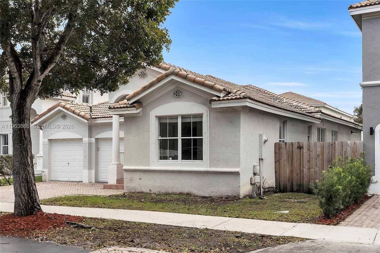 11270 Nw 48th Ter #11270 - Photo 3 of 43