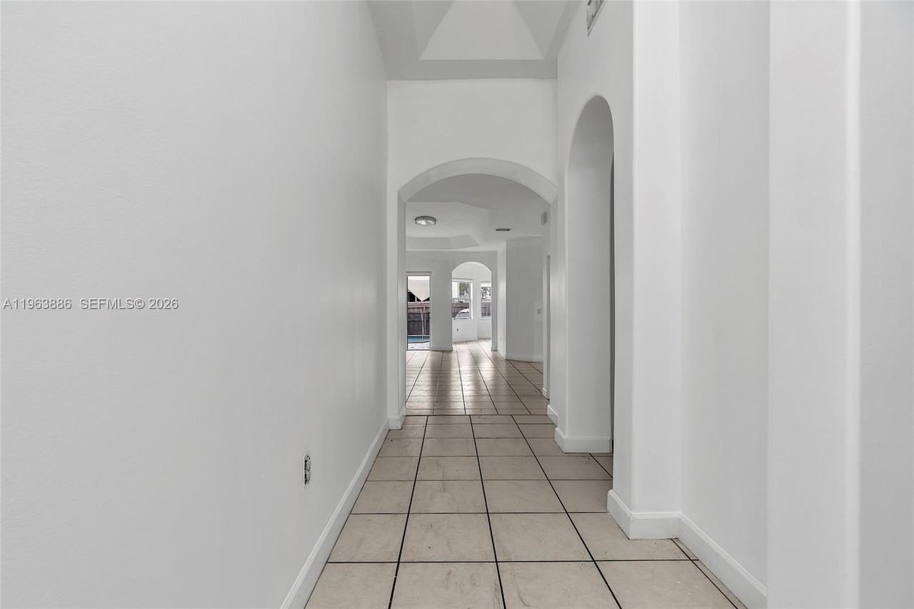 11270 Nw 48th Ter #11270 - Photo 4 of 43