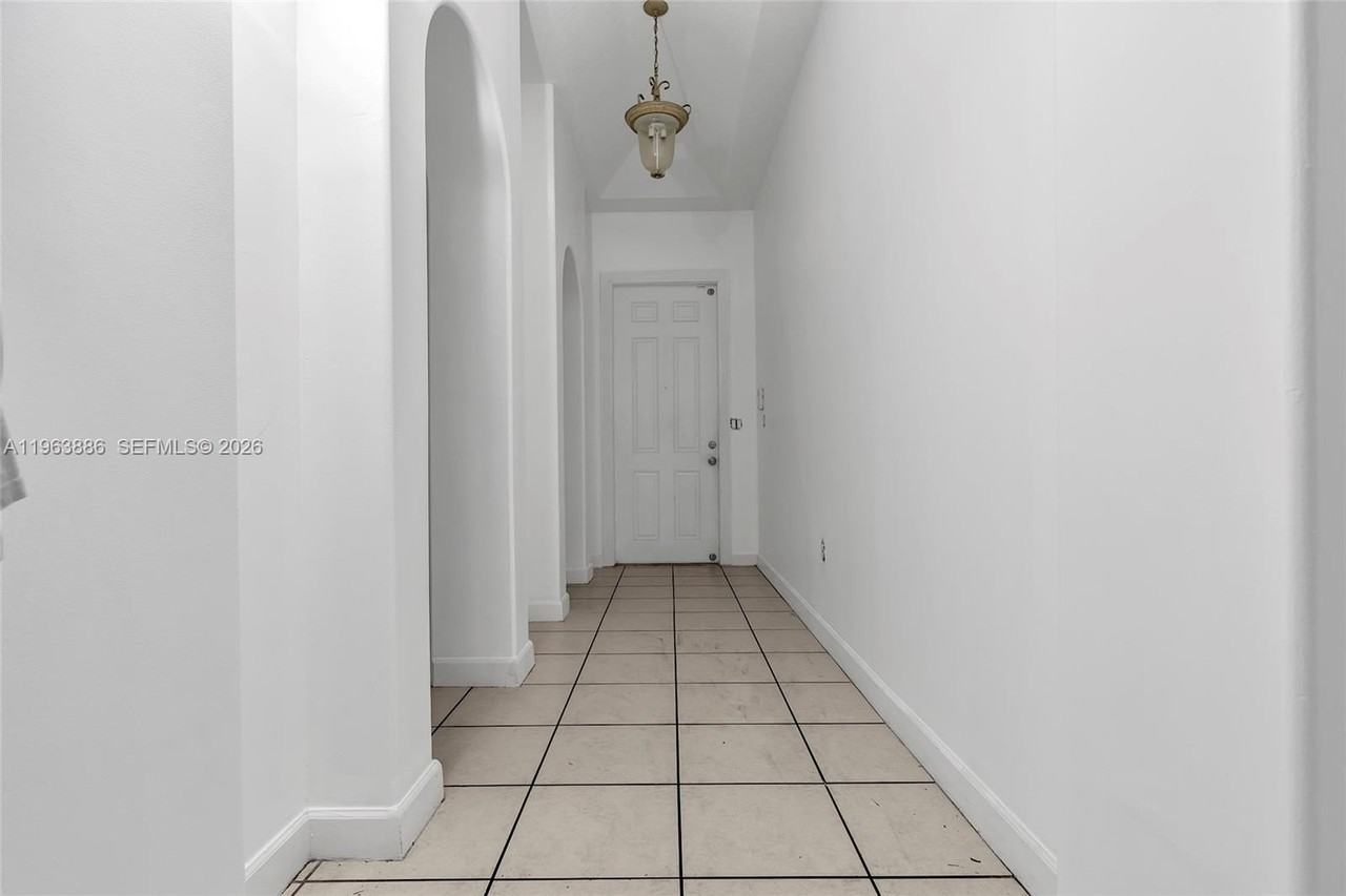 11270 Nw 48th Ter #11270 - Photo 5 of 43