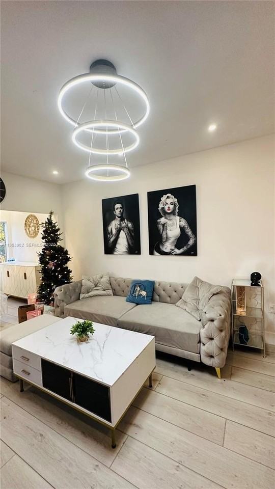 1668 Sw 20th St #2 - Photo 4 of 35