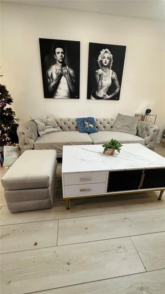 1668 Sw 20th St #2 - Photo 6 of 35