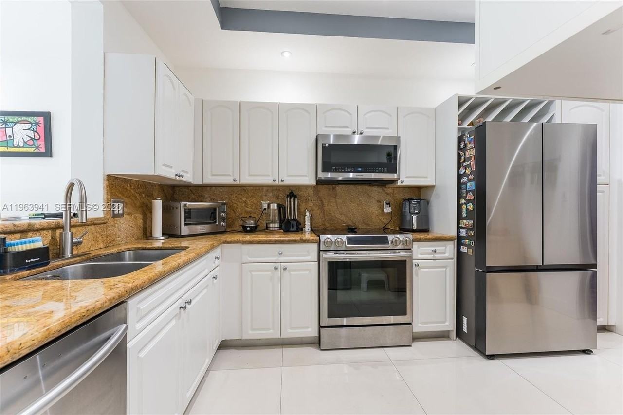 4243 Nw 112th Ct #0 - Photo 5 of 19