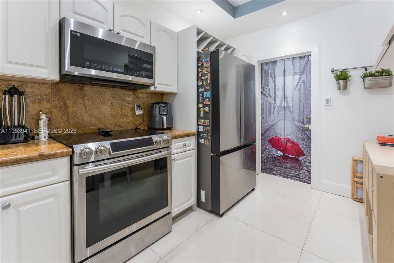 4243 Nw 112th Ct #0 - Photo 6 of 19