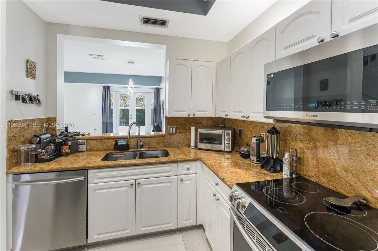 4243 Nw 112th Ct #0 - Photo 7 of 19