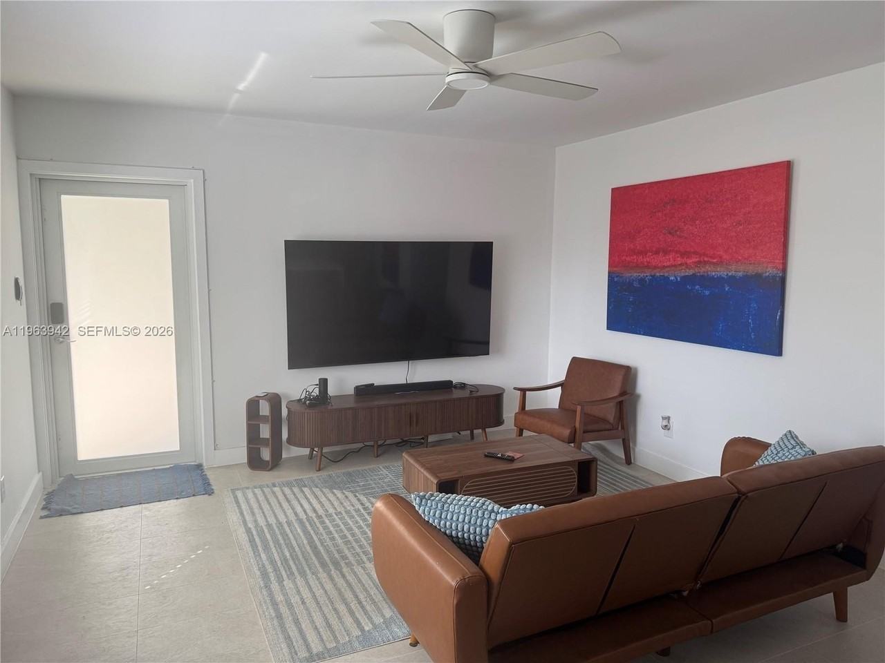 1228 Ne 5th Ave #4 - Photo 4 of 11