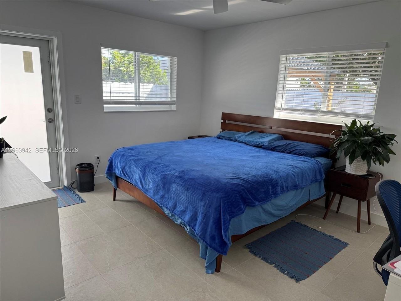 1228 Ne 5th Ave #4 - Photo 7 of 11