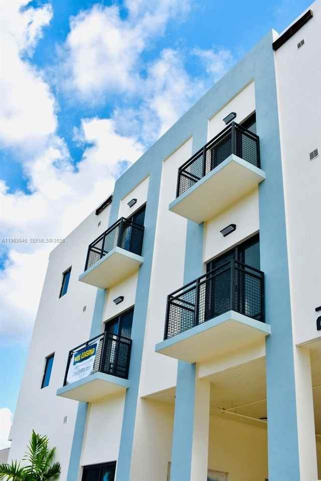 29 Palmetto Dr #6 - Photo 2 of 7