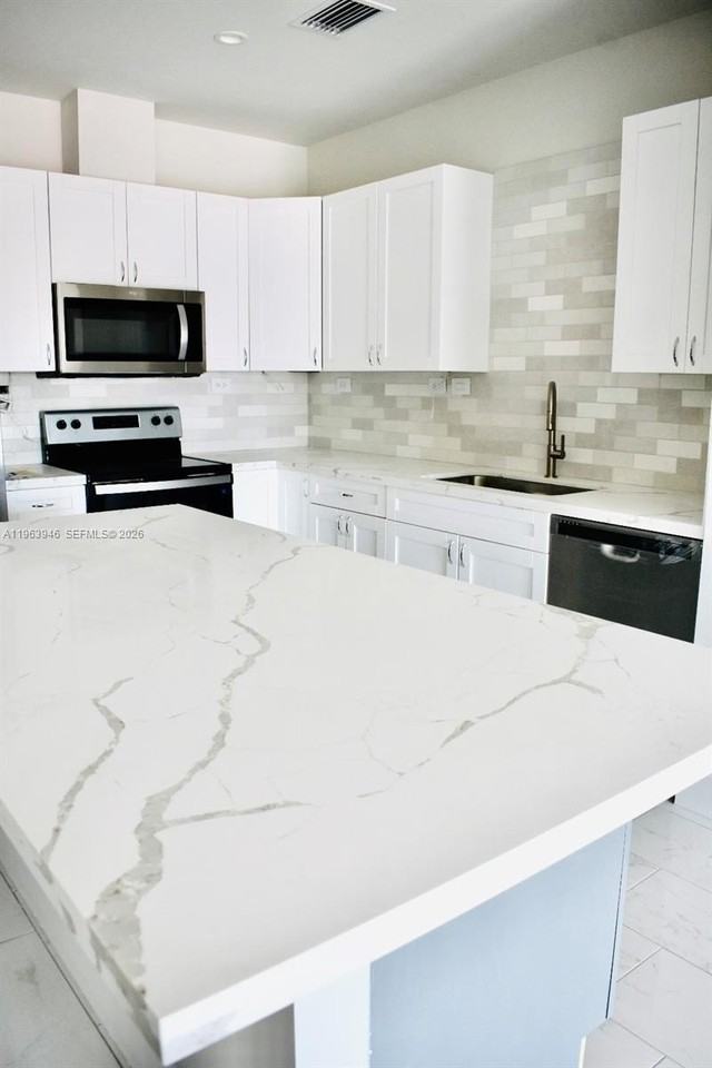 29 Palmetto Dr #6 - Photo 3 of 7