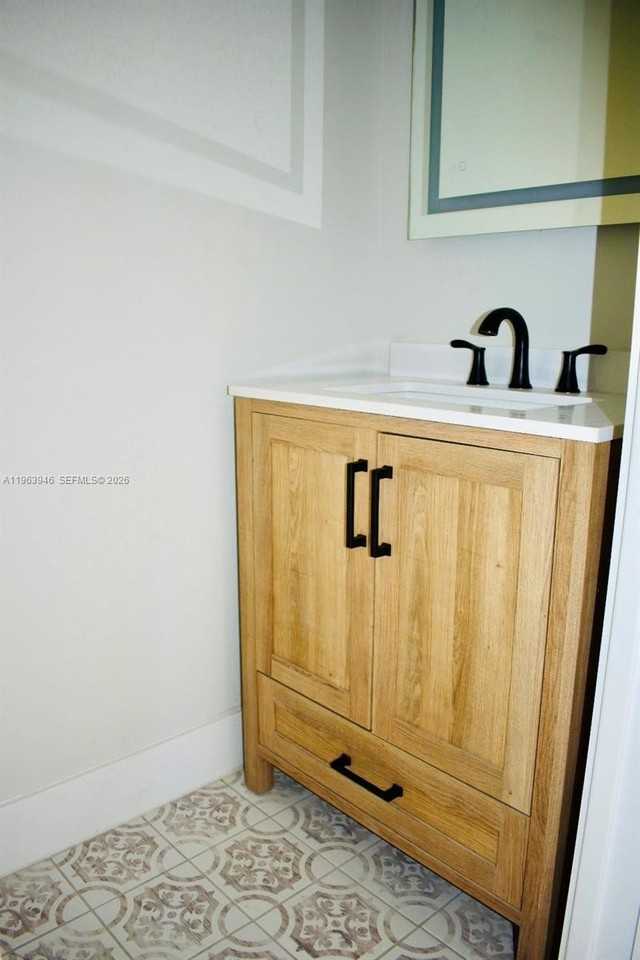 29 Palmetto Dr #6 - Photo 4 of 7