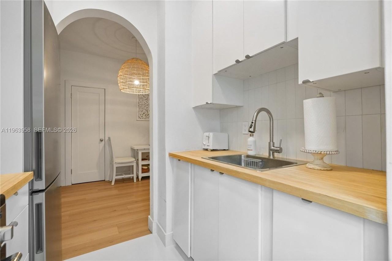 750 Espanola Way #6 - Photo 3 of 11