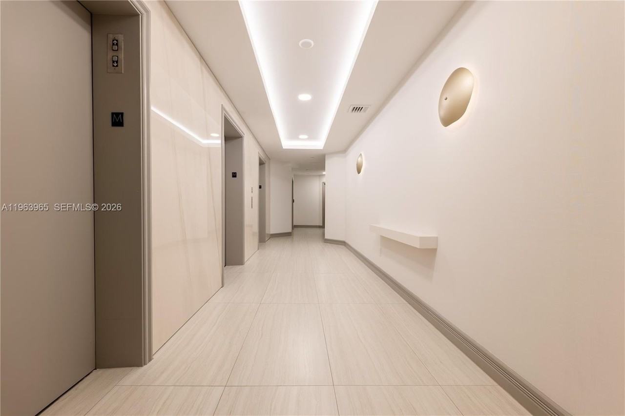 21205 Ne 37th Ave #304 - Photo 4 of 41