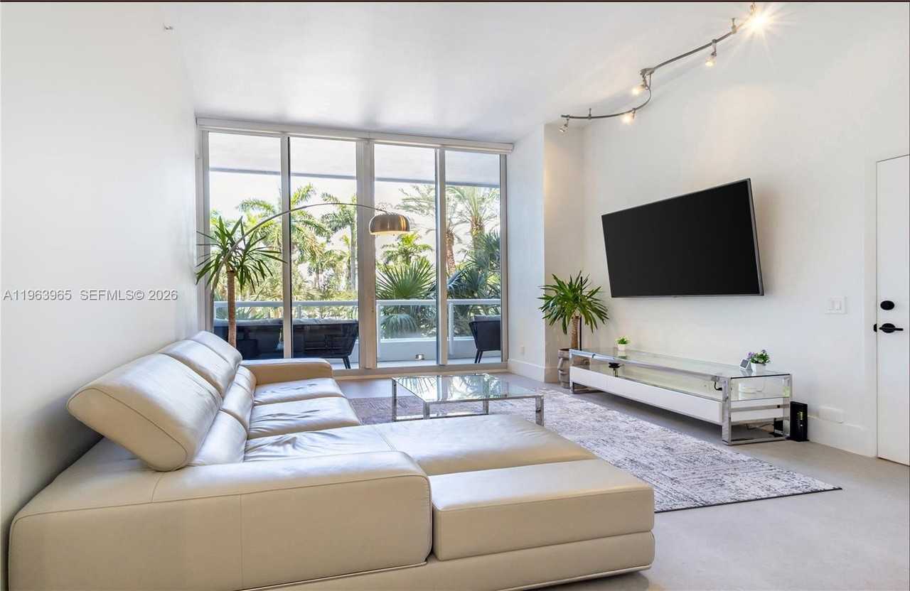 21205 Ne 37th Ave #304 - Photo 6 of 41