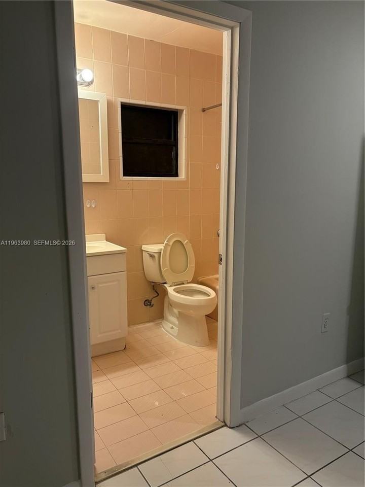 4051 Nw 5th St #1 - Photo 4 of 4