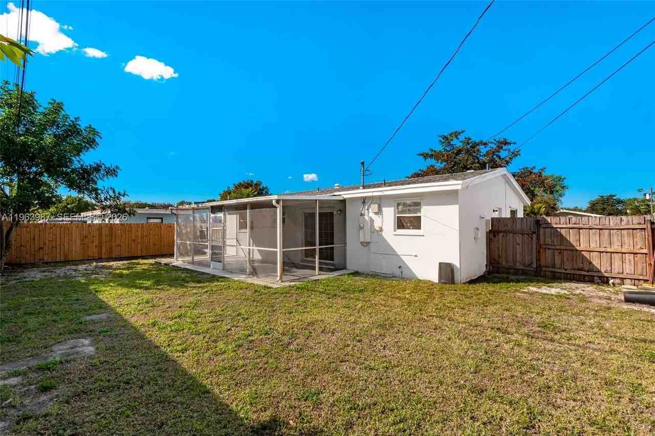 621 N 70th Way #0 - Photo 6 of 49