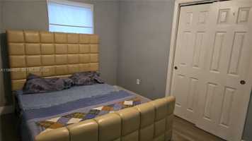 featured image of 2530 Nw 17th St