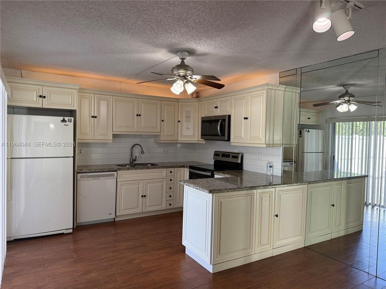 22192 Boca Rancho Dr #B - Photo 3 of 17