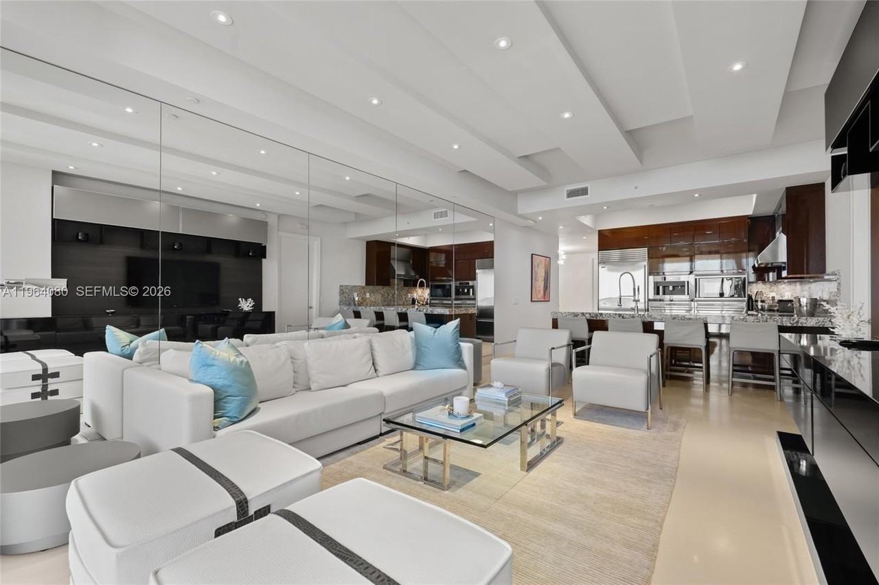 9703 Collins Ave #2515 - Photo 4 of 40