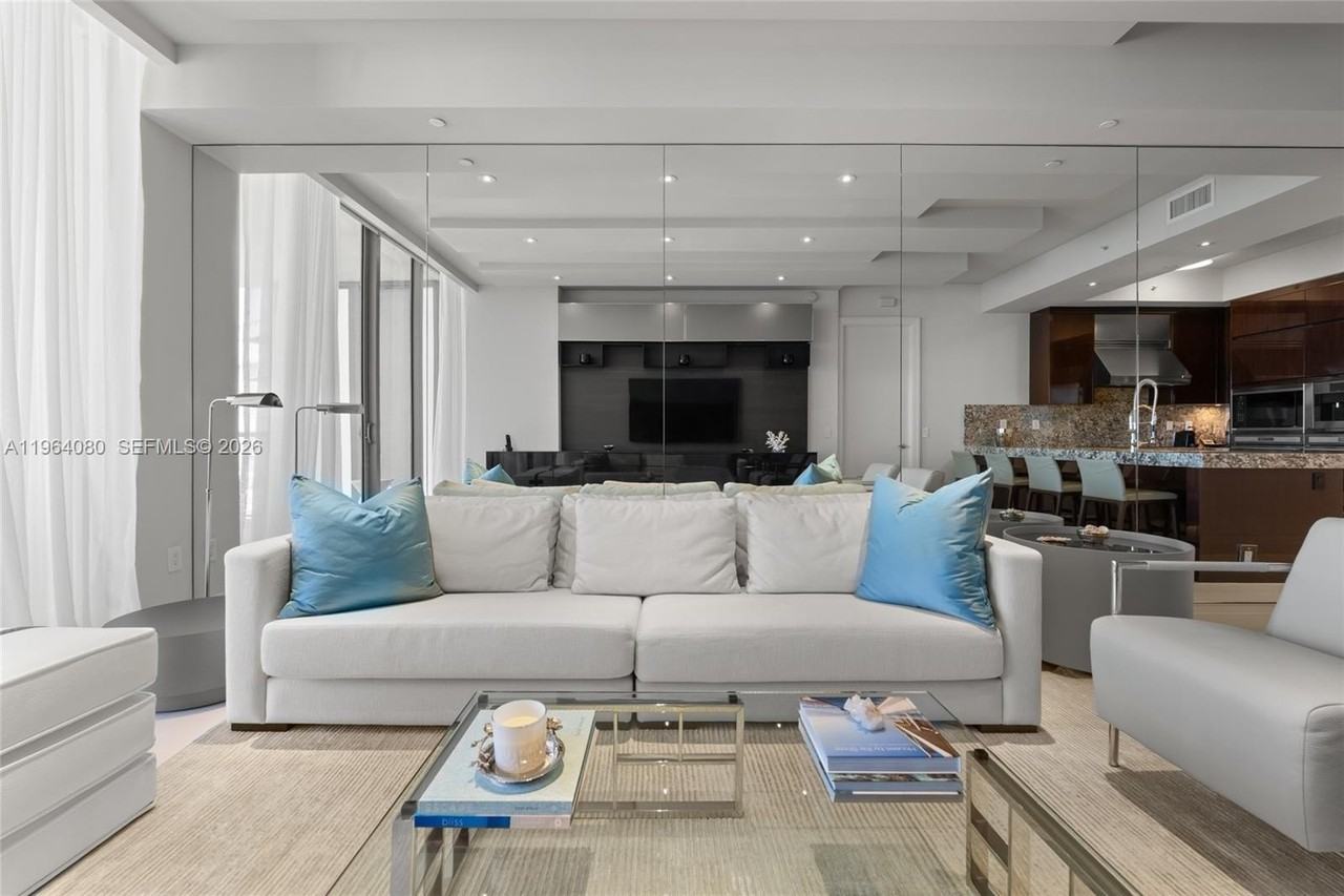 9703 Collins Ave #2515 - Photo 5 of 40