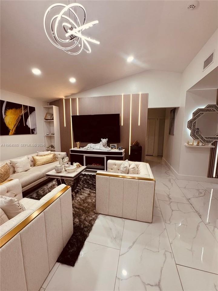 11761 Nw 12th St - Photo 7 of 31