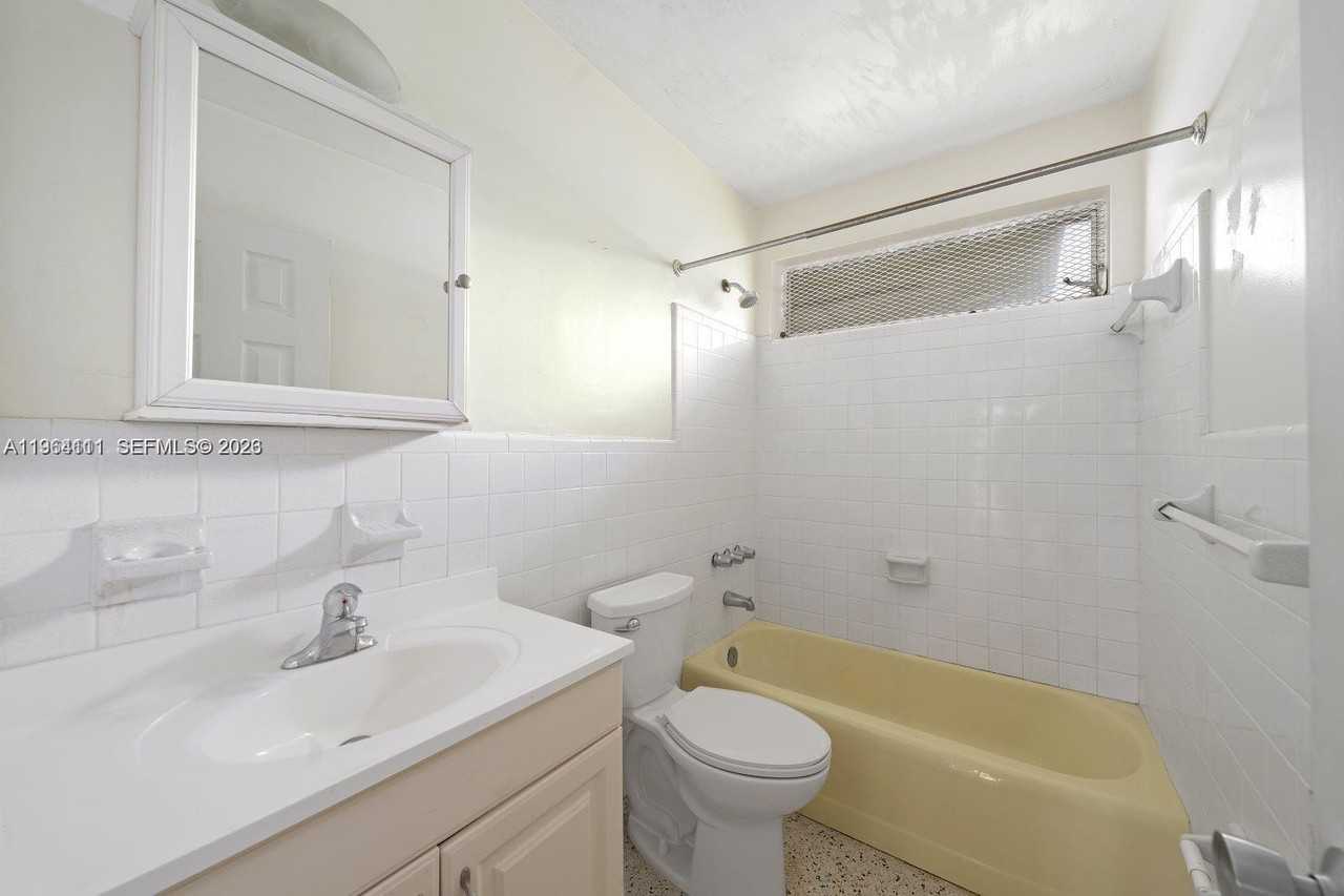 8885 Ne 8th Ct #A - Photo 7 of 21