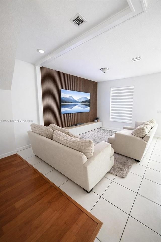 5724 Nw 112th Pl #5724 - Photo 2 of 11